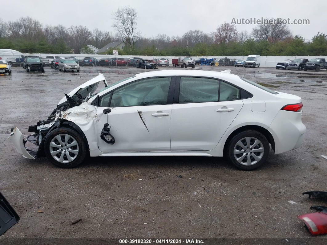 2020 Toyota Corolla Le White vin: JTDEPRAE2LJ038229