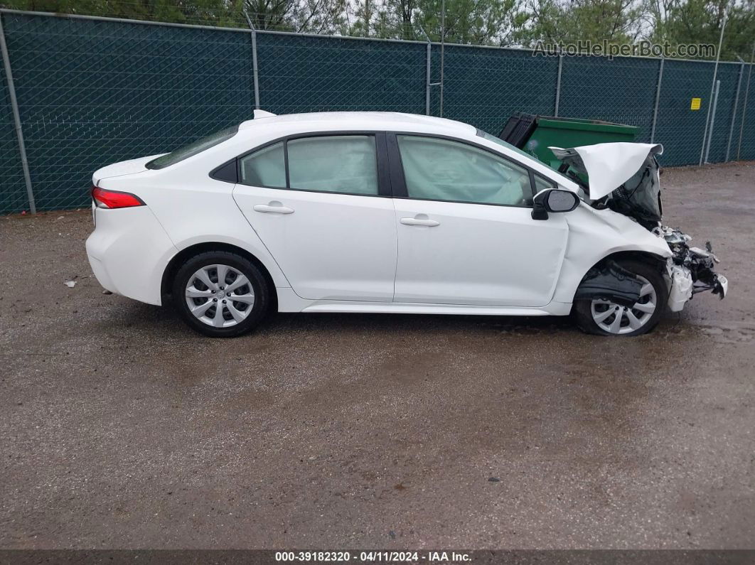 2020 Toyota Corolla Le White vin: JTDEPRAE2LJ038229