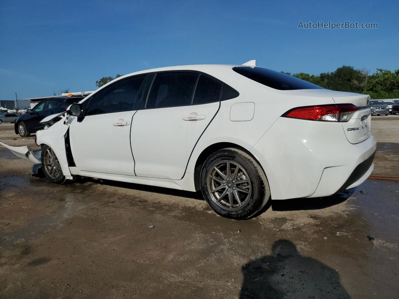 2020 Toyota Corolla Le White vin: JTDEPRAE4LJ081549