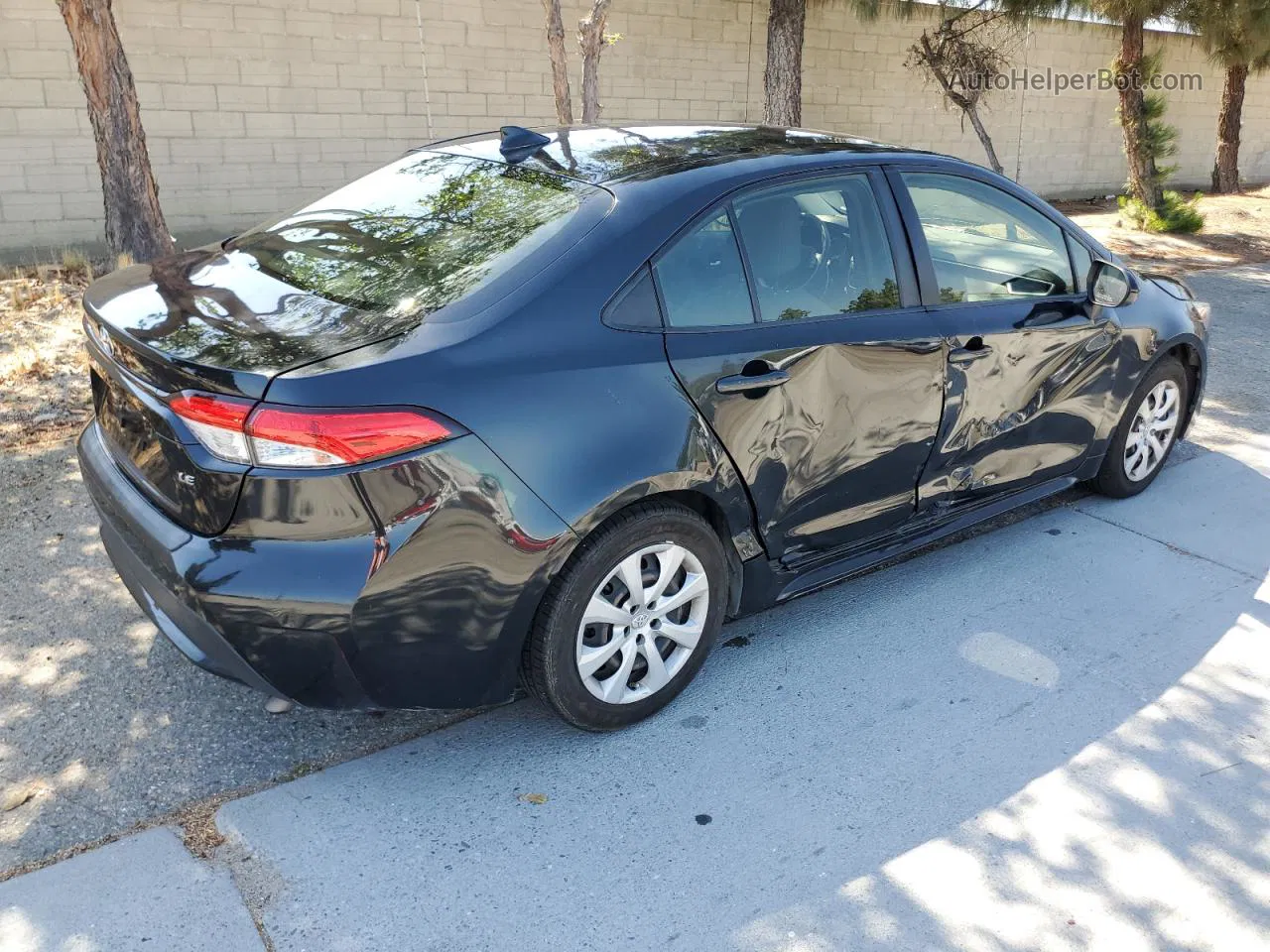 2020 Toyota Corolla Le Black vin: JTDEPRAE5LJ029105