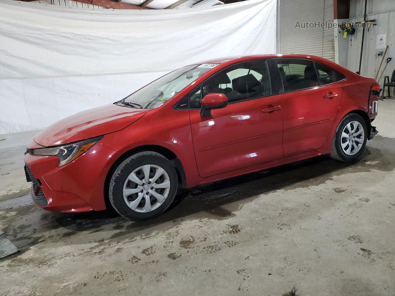 2020 Toyota Corolla Le Red vin: JTDEPRAEXLJ024403