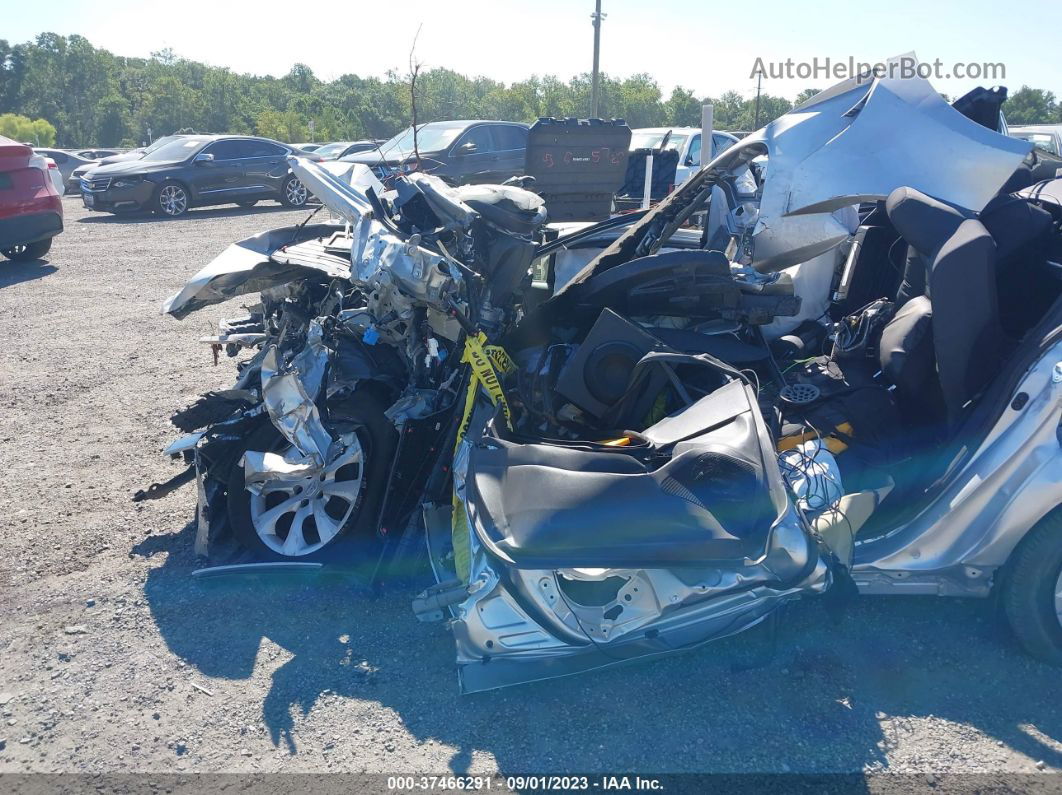 2020 Toyota Corolla Le Silver vin: JTDEPRAEXLJ083919