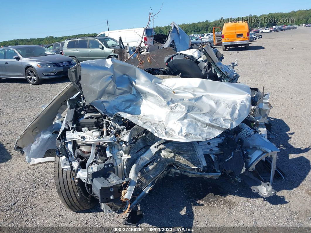 2020 Toyota Corolla Le Silver vin: JTDEPRAEXLJ083919