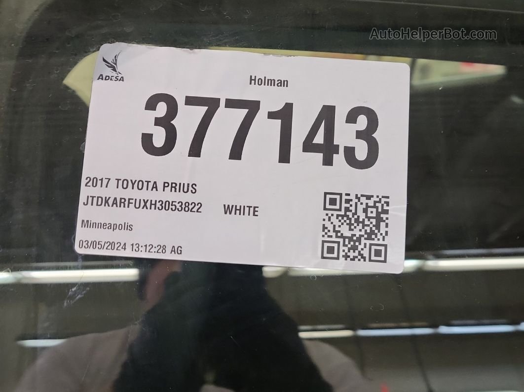 2017 Toyota Prius   White vin: JTDKARFUXH3053822