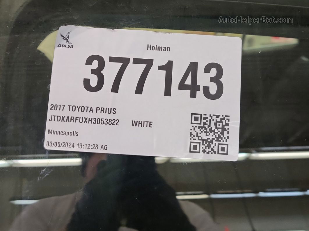 2017 Toyota Prius   White vin: JTDKARFUXH3053822