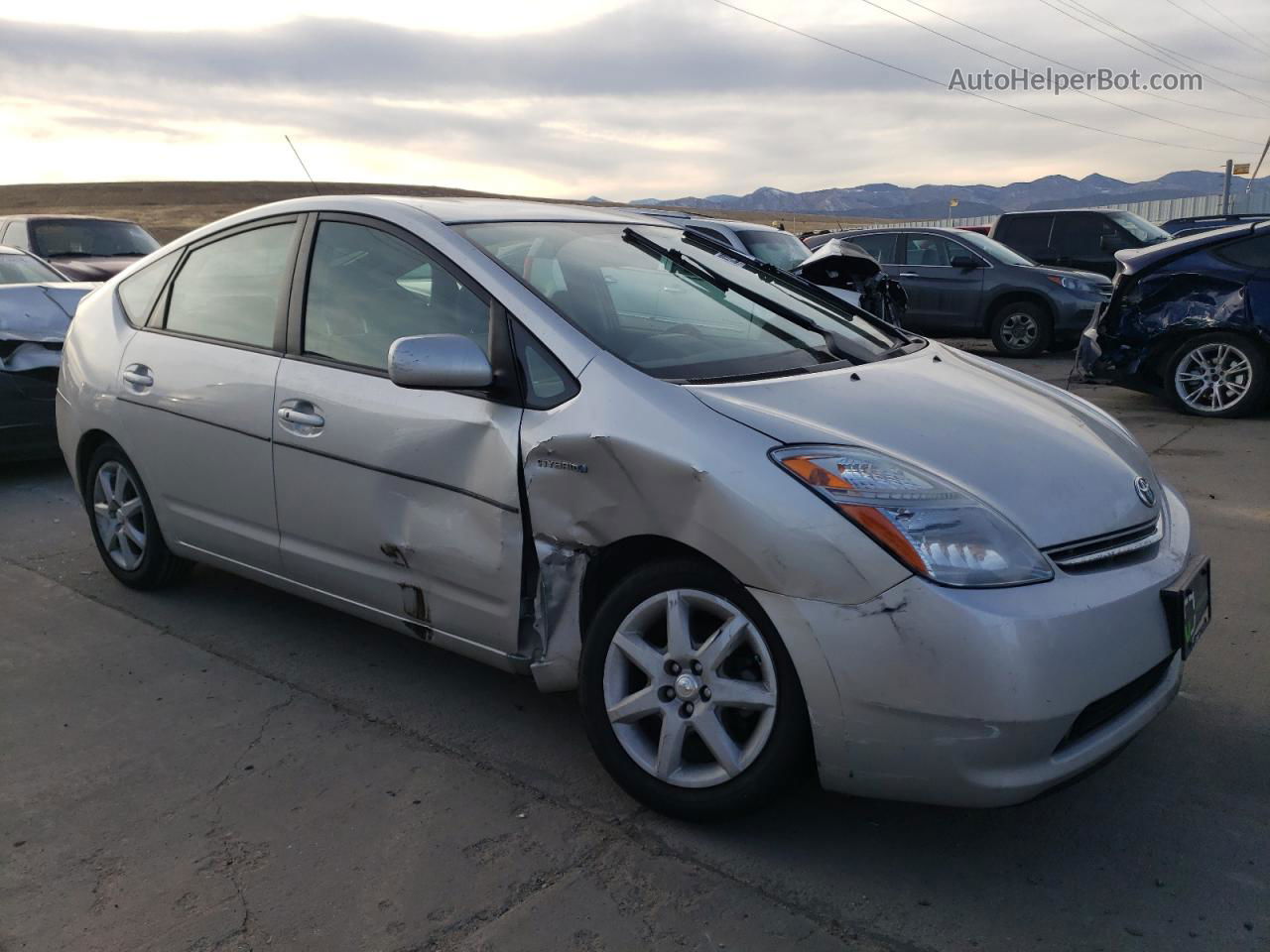 2007 Toyota Prius  Silver vin: JTDKB20U477551681