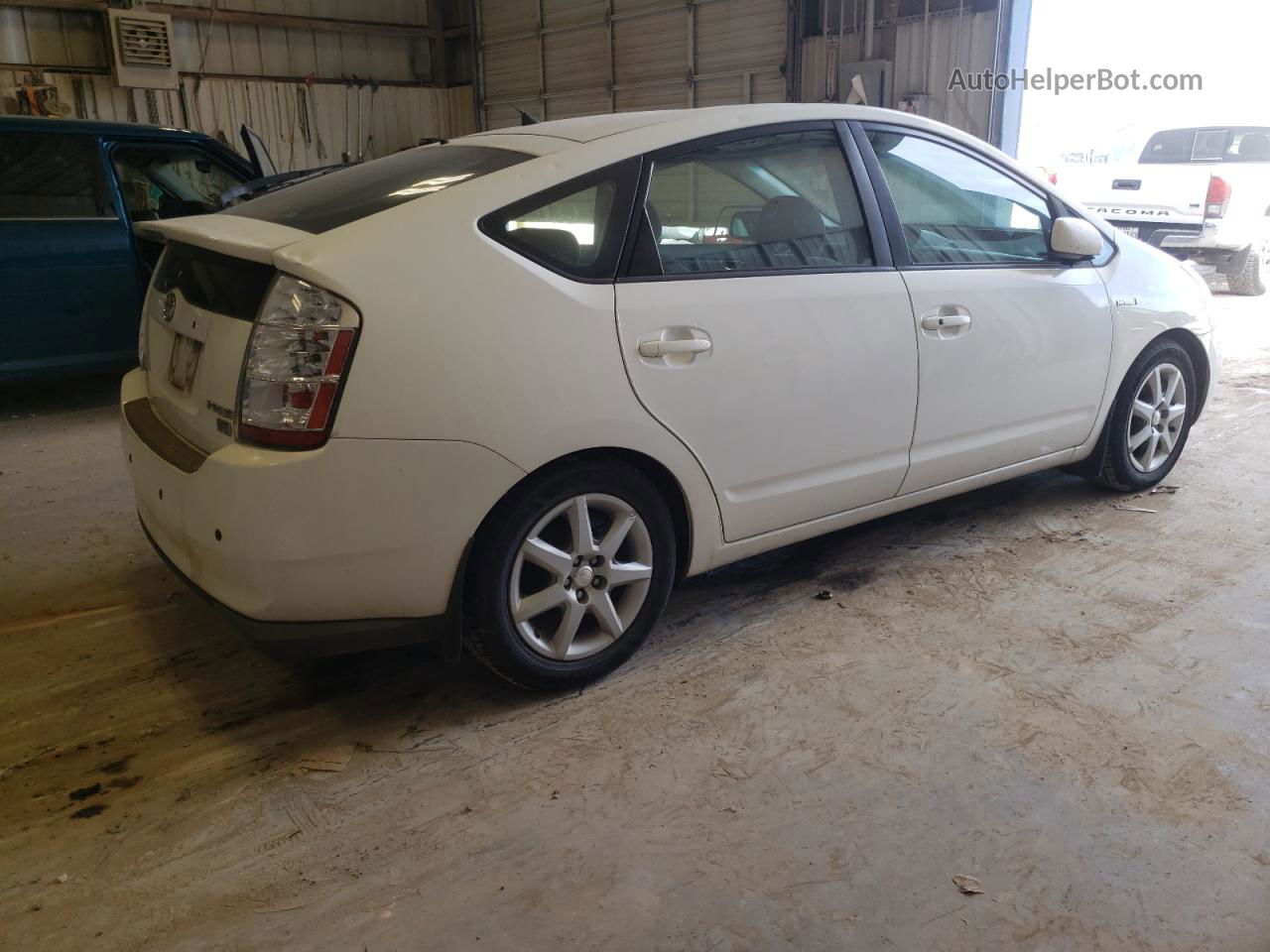 2008 Toyota Prius  White vin: JTDKB20U487793971