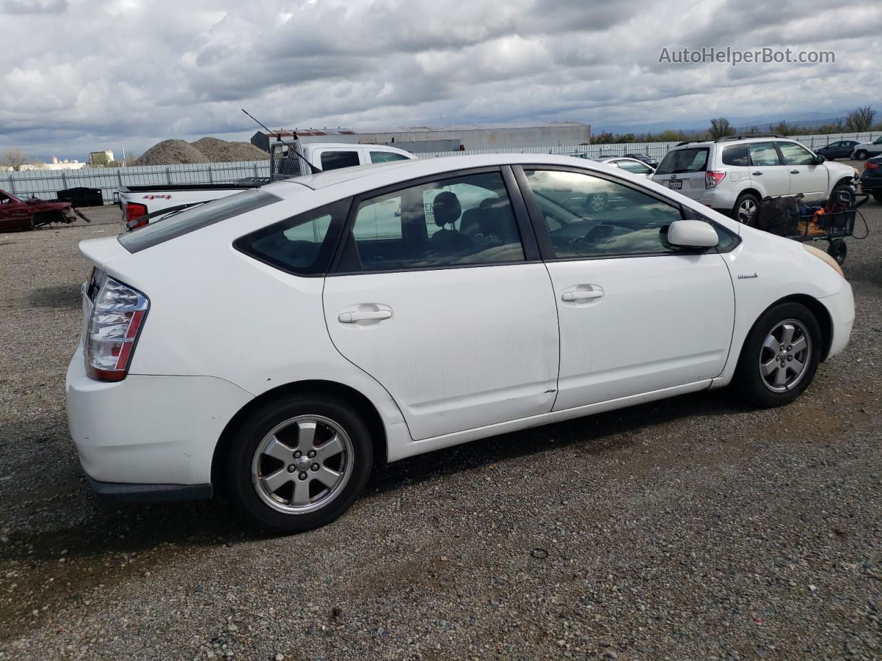 2007 Toyota Prius  White vin: JTDKB20U677553383