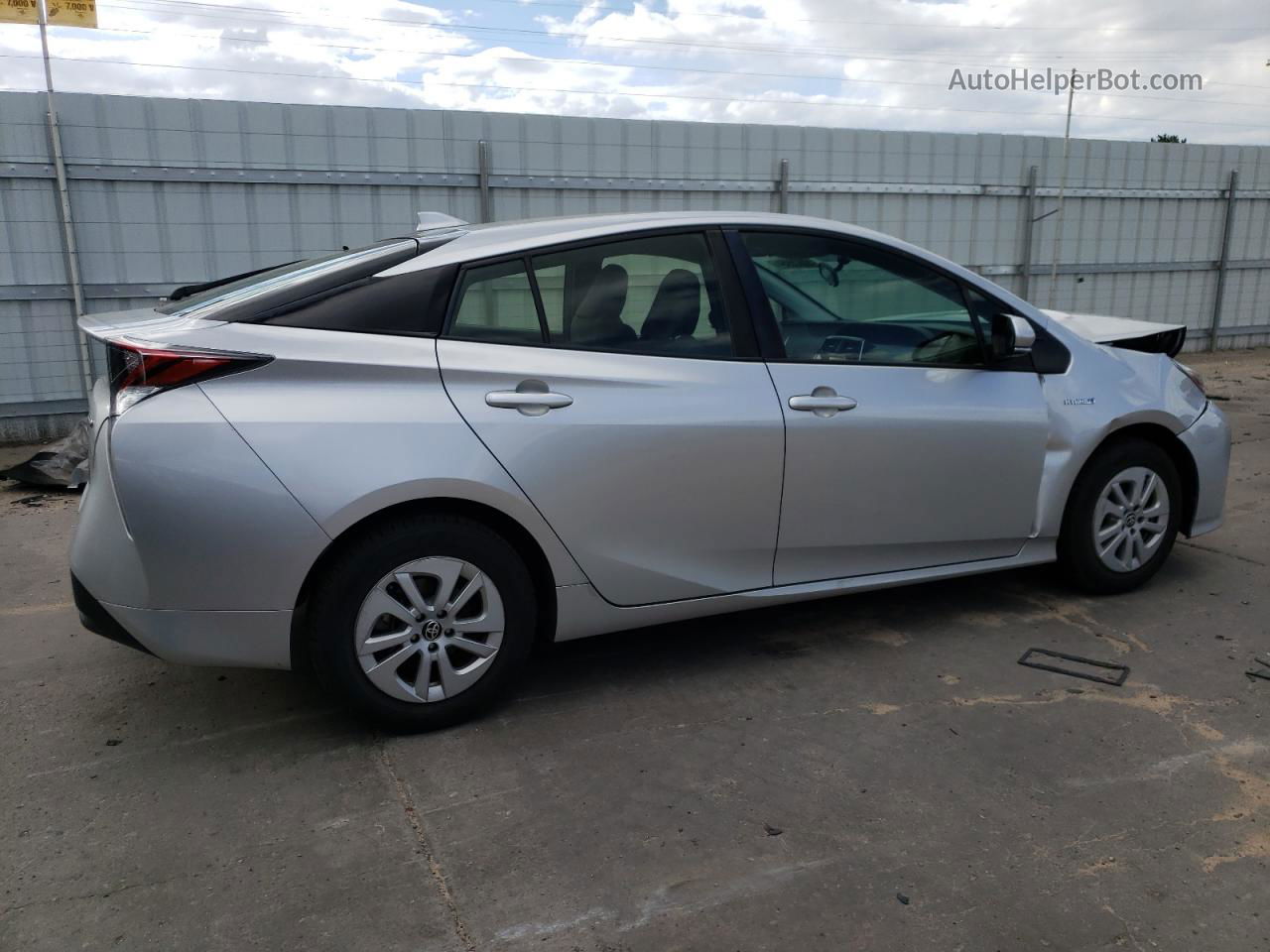 2016 Toyota Prius  Silver vin: JTDKBRFU2G3022012