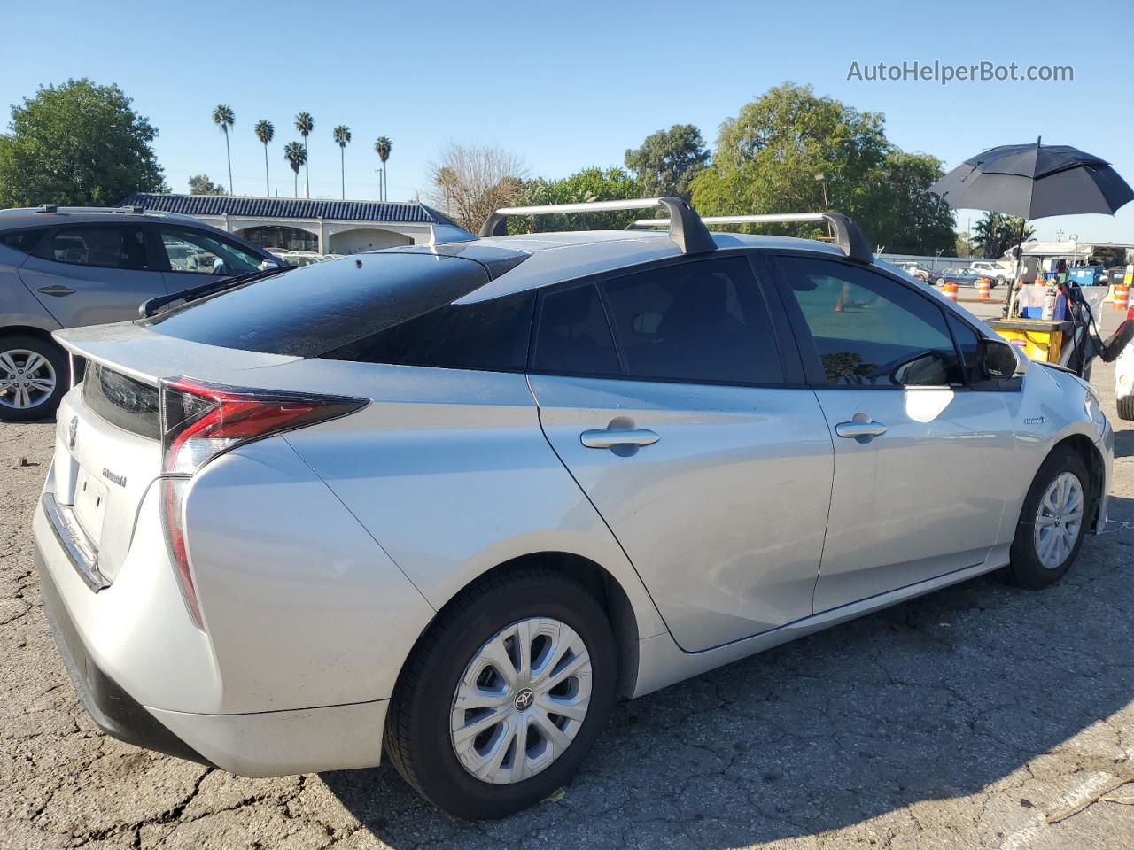 2017 Toyota Prius  Silver vin: JTDKBRFU4H3040108