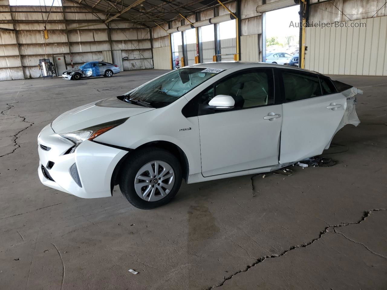 2016 Toyota Prius  Белый vin: JTDKBRFUXG3003269