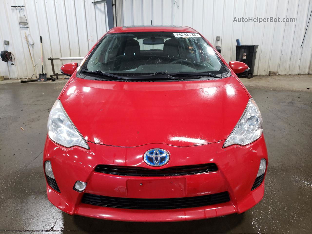 2012 Toyota Prius C  Красный vin: JTDKDTB30C1028837