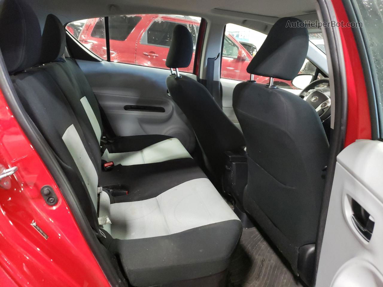 2012 Toyota Prius C  Красный vin: JTDKDTB30C1028837