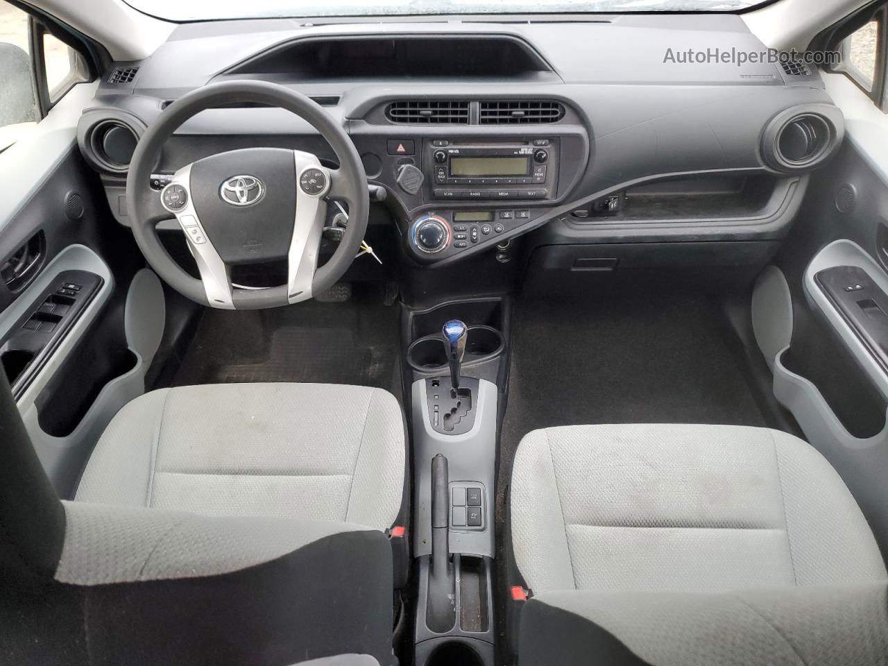 2014 Toyota Prius C  Бирюзовый vin: JTDKDTB30E1077457