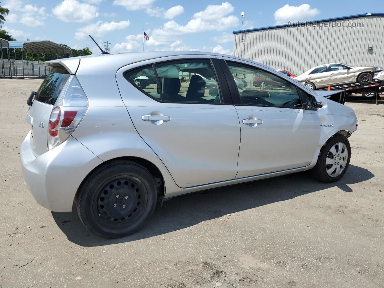 2014 Toyota Prius C  Серый vin: JTDKDTB30E1080035