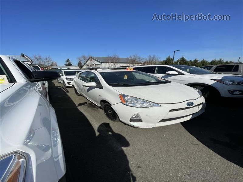 2014 Toyota Prius C   vin: JTDKDTB30E1568675