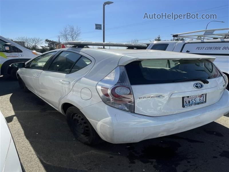 2014 Toyota Prius C Two vin: JTDKDTB30E1568675