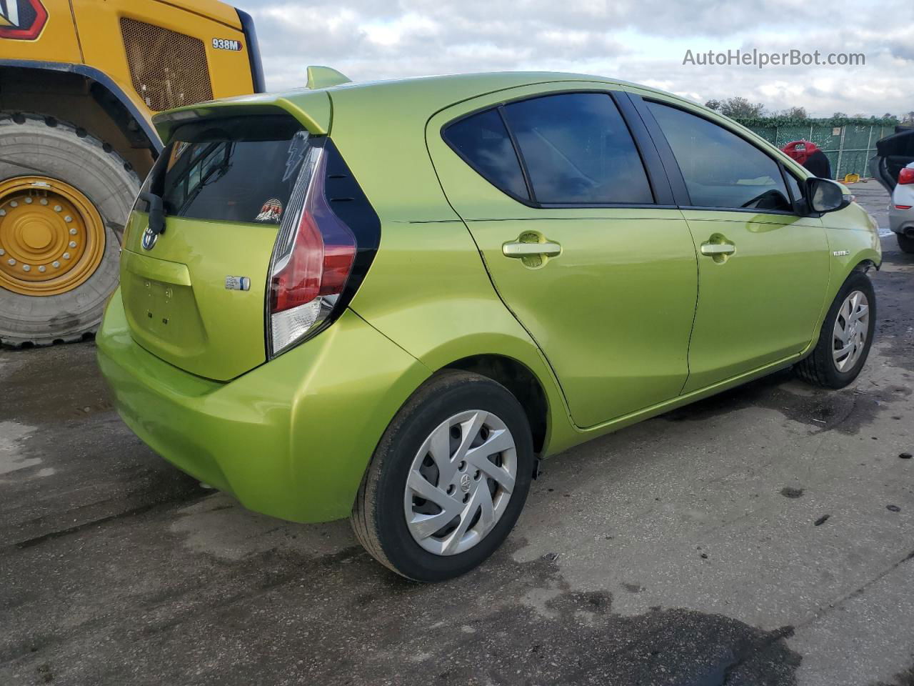 2015 Toyota Prius C  Зеленый vin: JTDKDTB30F1109342