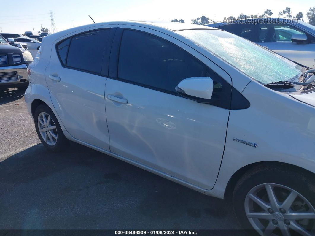 2014 Toyota Prius C Four White vin: JTDKDTB31E1075698