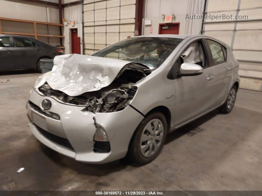 2014 Toyota Prius C Three Серый vin: JTDKDTB31E1560097