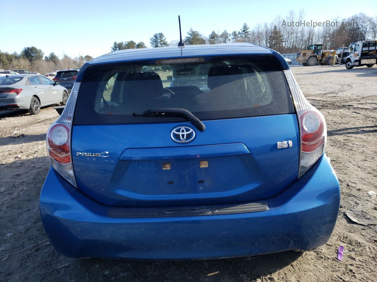 2014 Toyota Prius C  Blue vin: JTDKDTB31E1565039