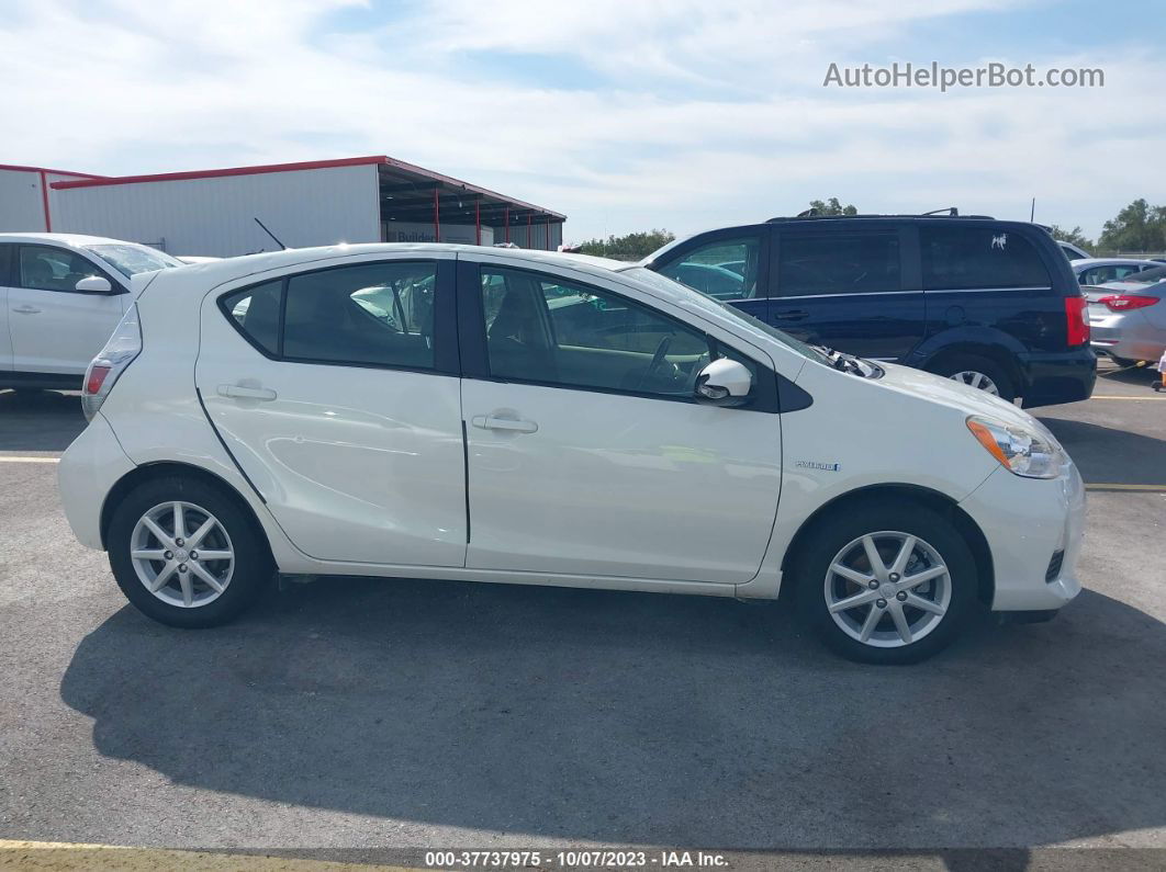 2014 Toyota Prius C Three White vin: JTDKDTB31E1571505