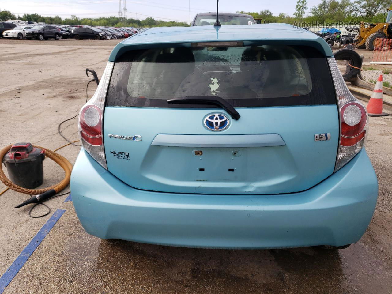 2012 Toyota Prius C  Turquoise vin: JTDKDTB32C1013577