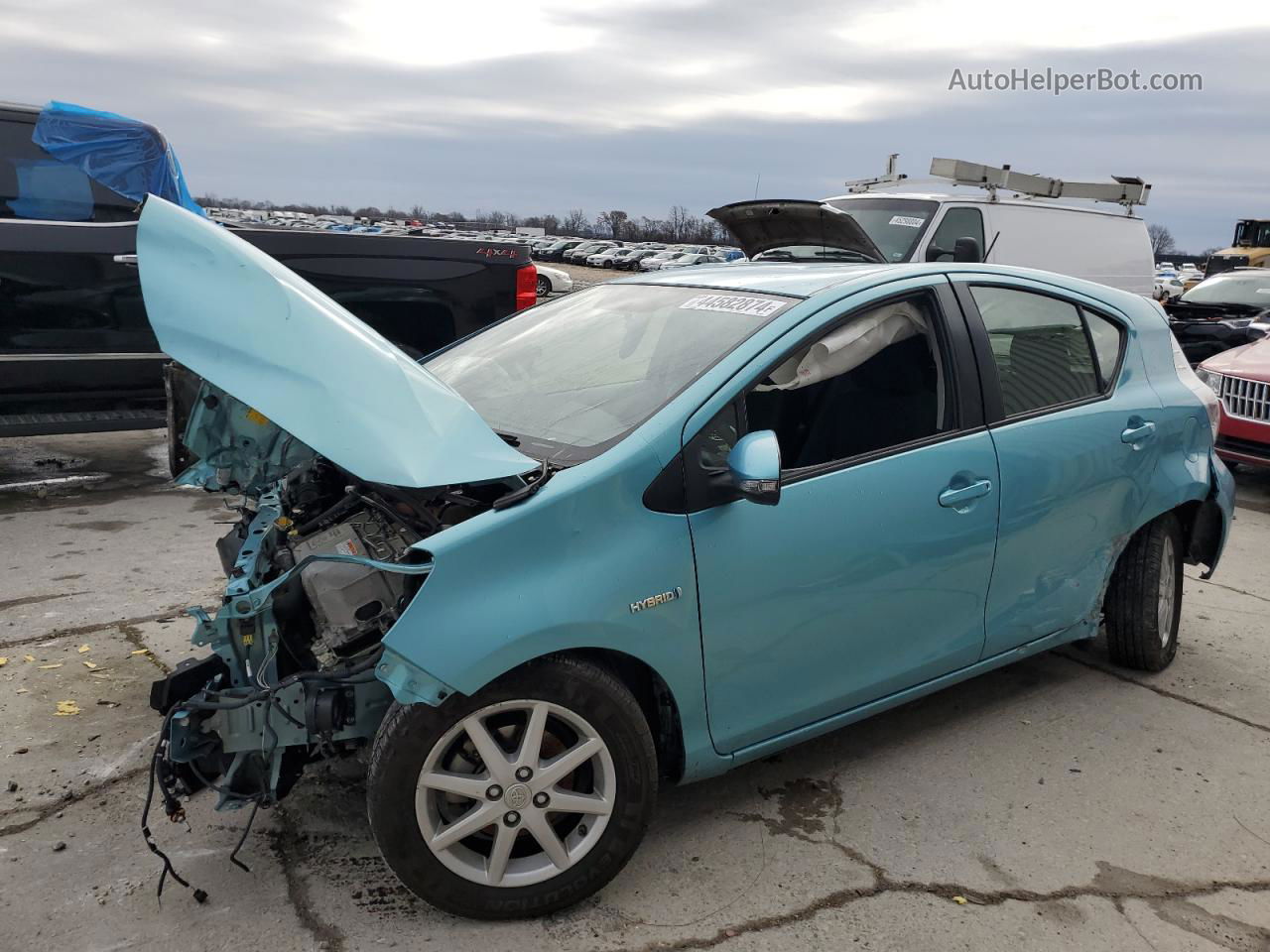 2013 Toyota Prius C  Blue vin: JTDKDTB32D1052395