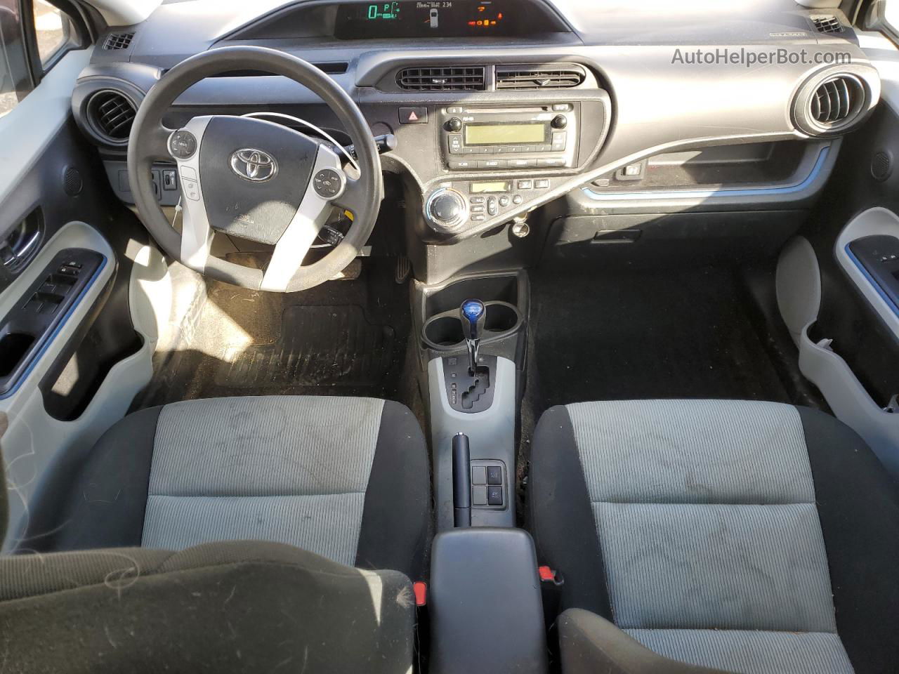 2013 Toyota Prius C  Белый vin: JTDKDTB32D1556459