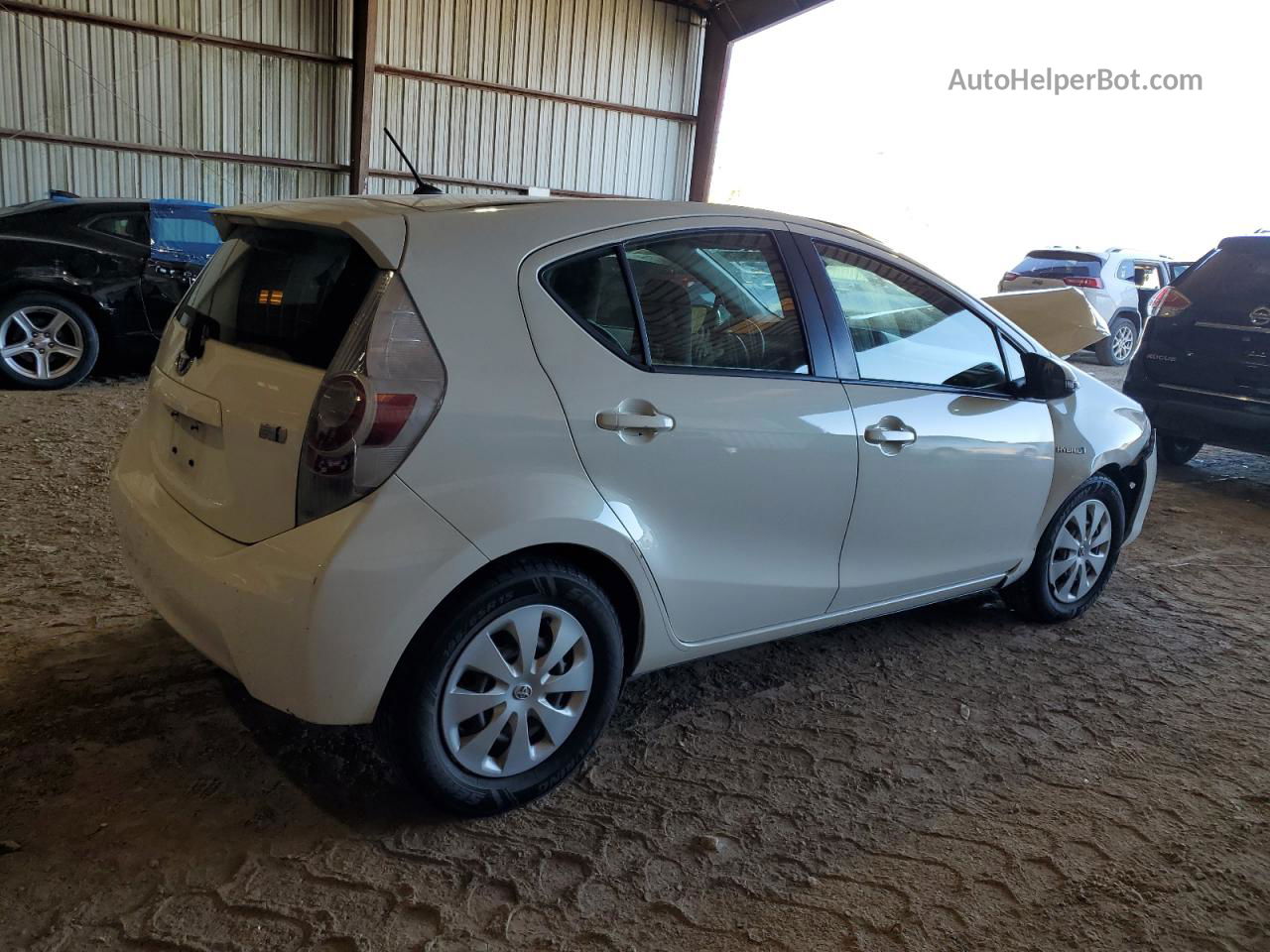 2013 Toyota Prius C  Белый vin: JTDKDTB32D1556798