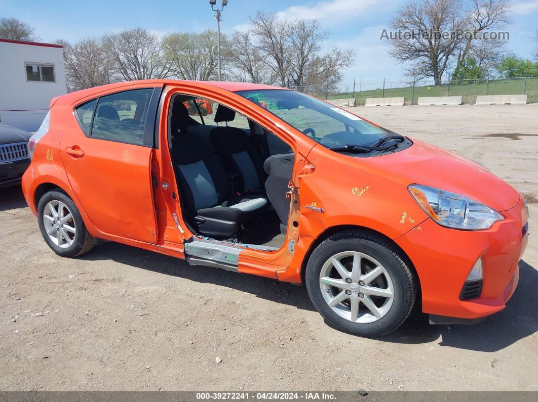 2014 Toyota Prius C Three Orange vin: JTDKDTB32E1077573