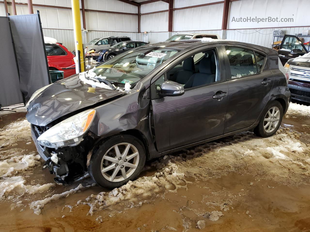 2014 Toyota Prius C  Gray vin: JTDKDTB33E1059549