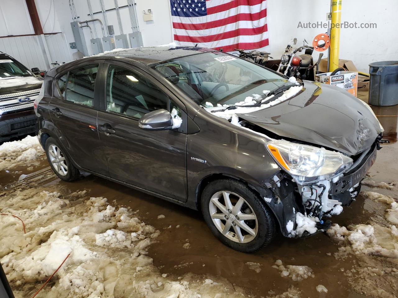 2014 Toyota Prius C  Серый vin: JTDKDTB33E1059549