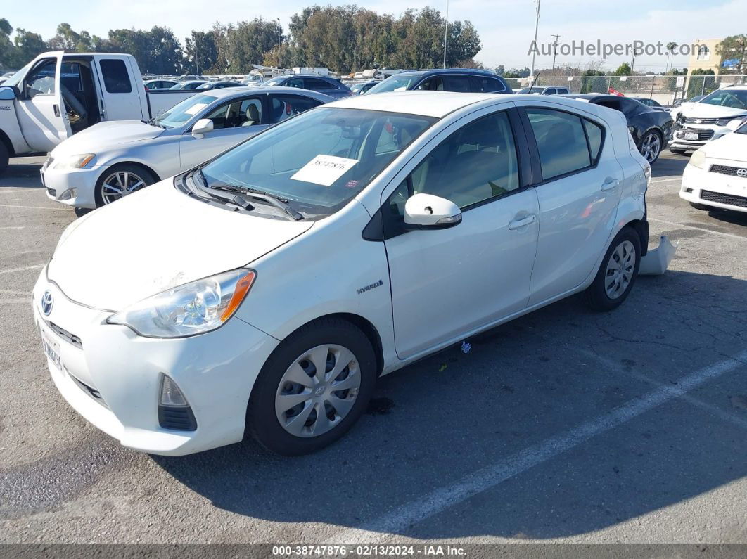 2014 Toyota Prius C Two White vin: JTDKDTB33E1067814