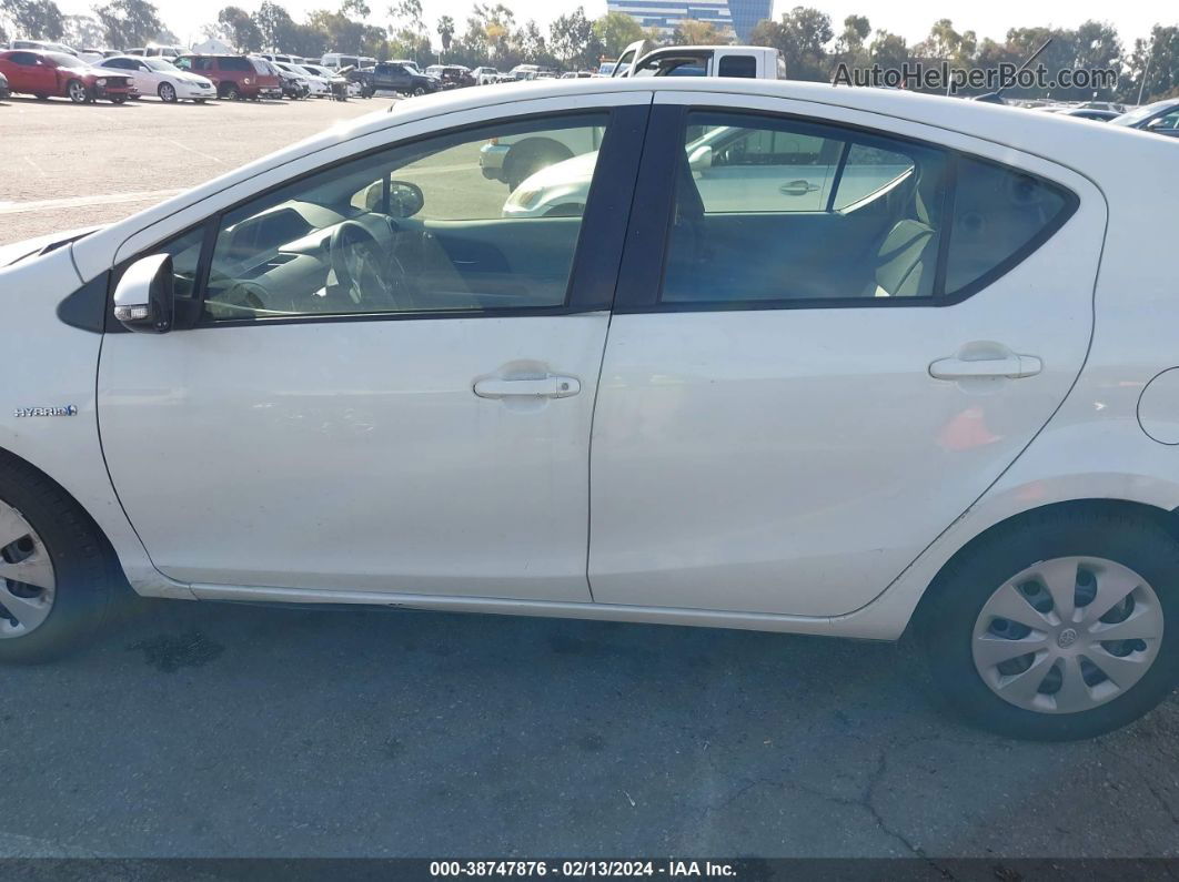 2014 Toyota Prius C Two White vin: JTDKDTB33E1067814