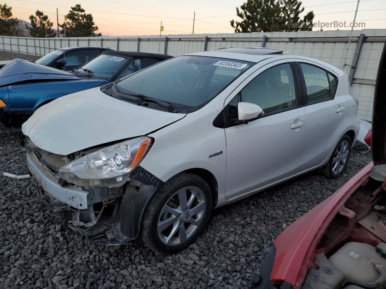 2014 Toyota Prius C  White vin: JTDKDTB33E1070289