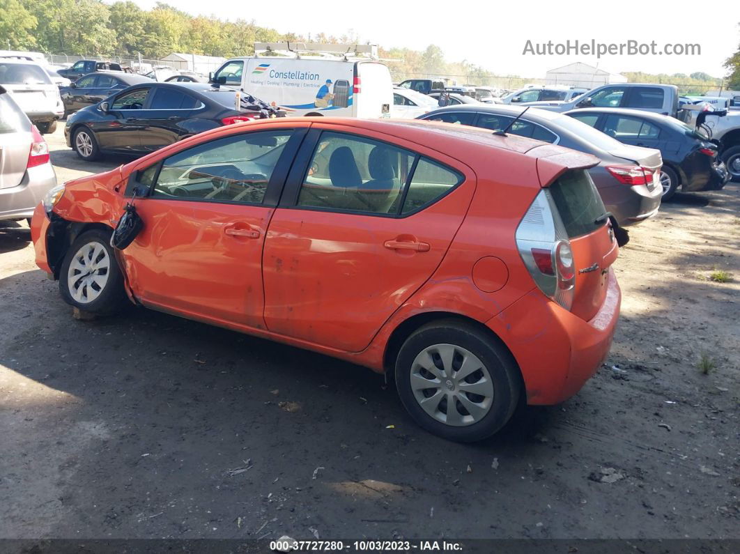 2014 Toyota Prius C Two Orange vin: JTDKDTB33E1077386