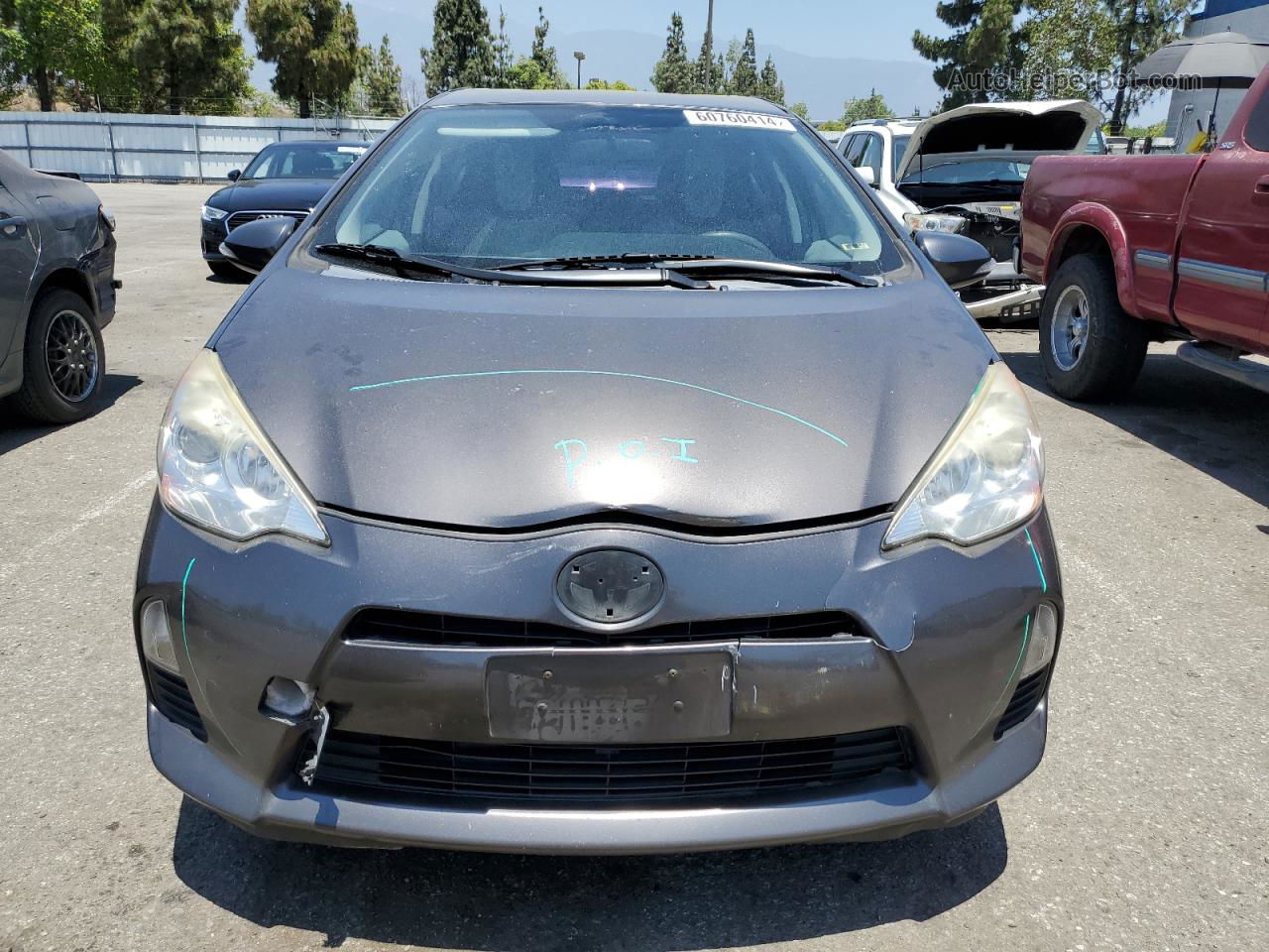 2014 Toyota Prius C  Серый vin: JTDKDTB33E1575328