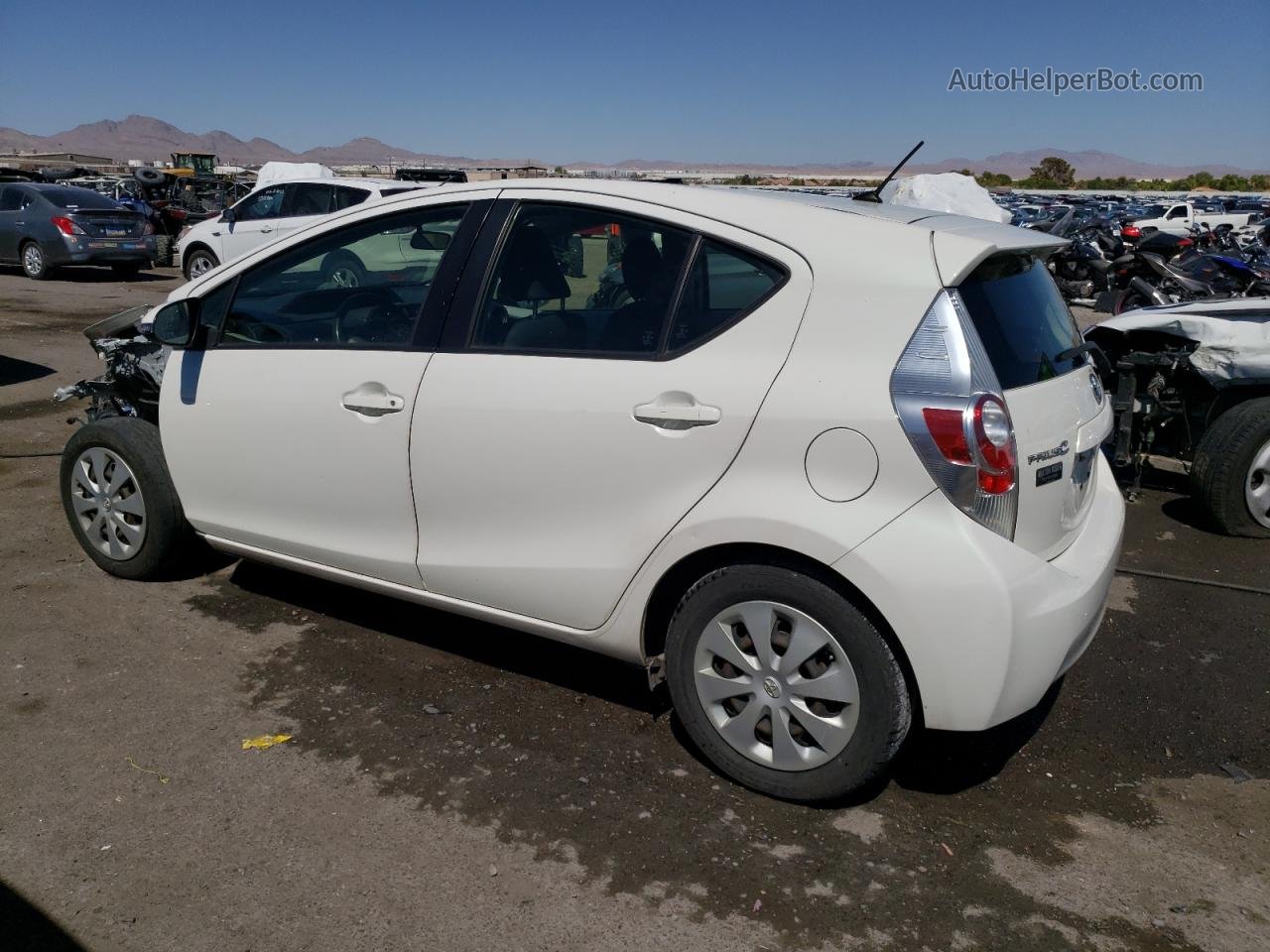 2013 Toyota Prius C  Белый vin: JTDKDTB34D1553479