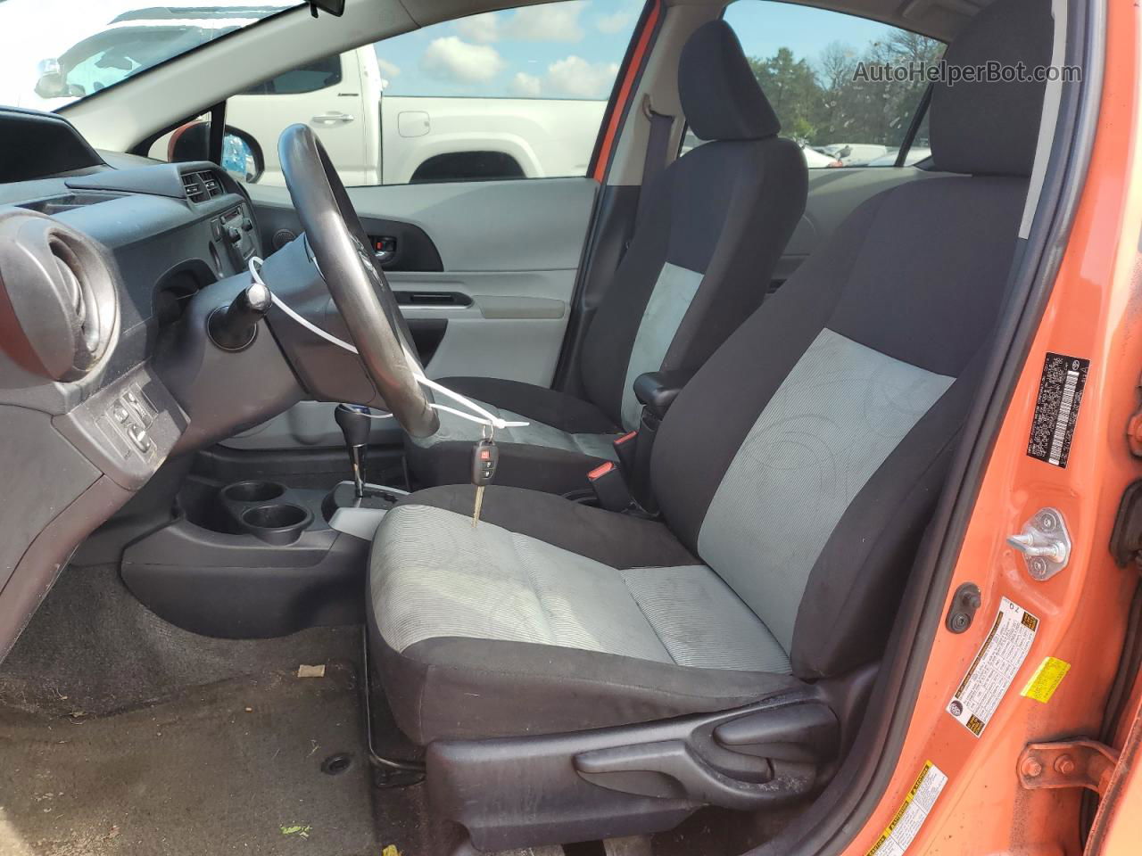 2014 Toyota Prius C  Orange vin: JTDKDTB34E1065876