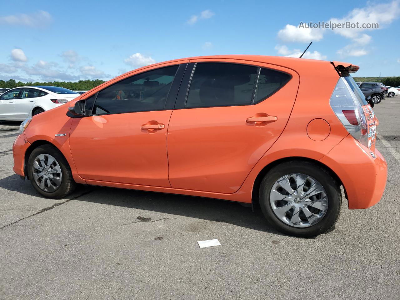 2014 Toyota Prius C  Orange vin: JTDKDTB34E1065876