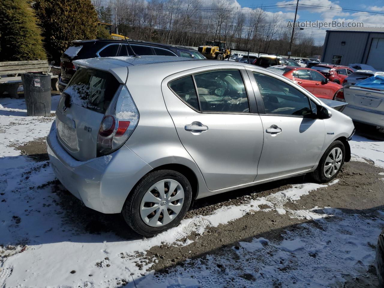 2013 Toyota Prius C  Серебряный vin: JTDKDTB35D1531698