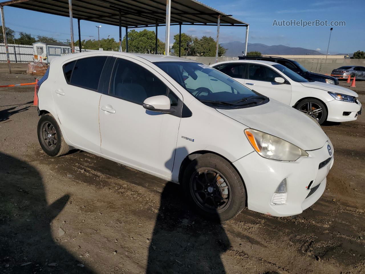 2013 Toyota Prius C  White vin: JTDKDTB35D1545388