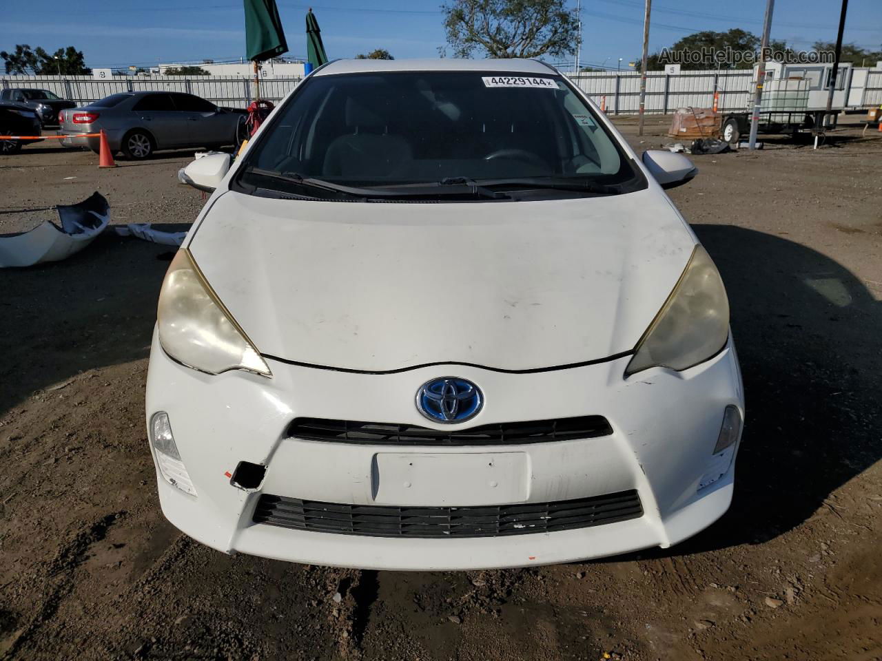 2013 Toyota Prius C  White vin: JTDKDTB35D1545388