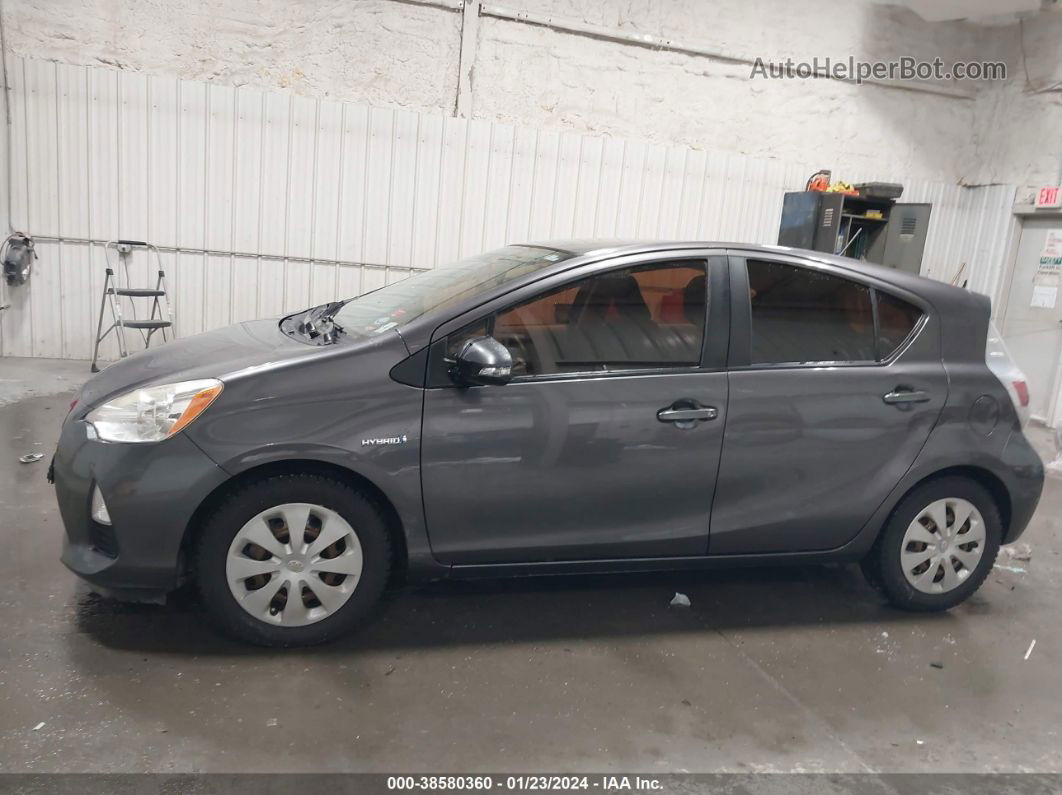 2014 Toyota Prius C Two Серый vin: JTDKDTB35E1063991