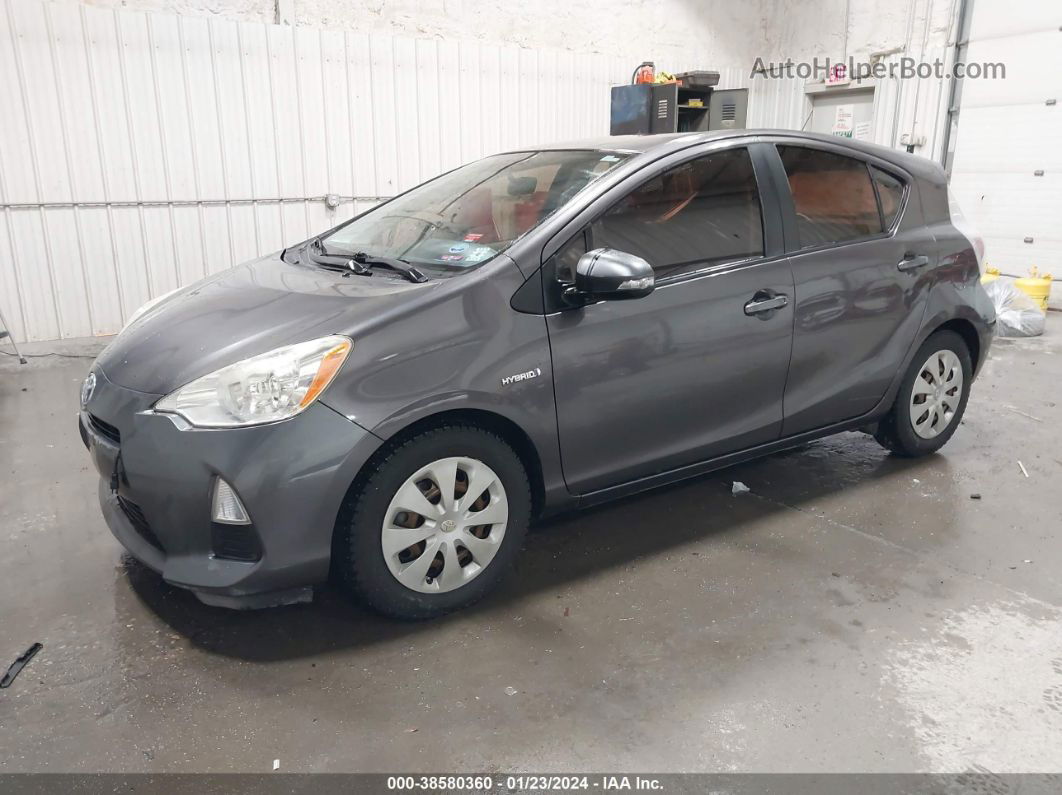 2014 Toyota Prius C Two Серый vin: JTDKDTB35E1063991