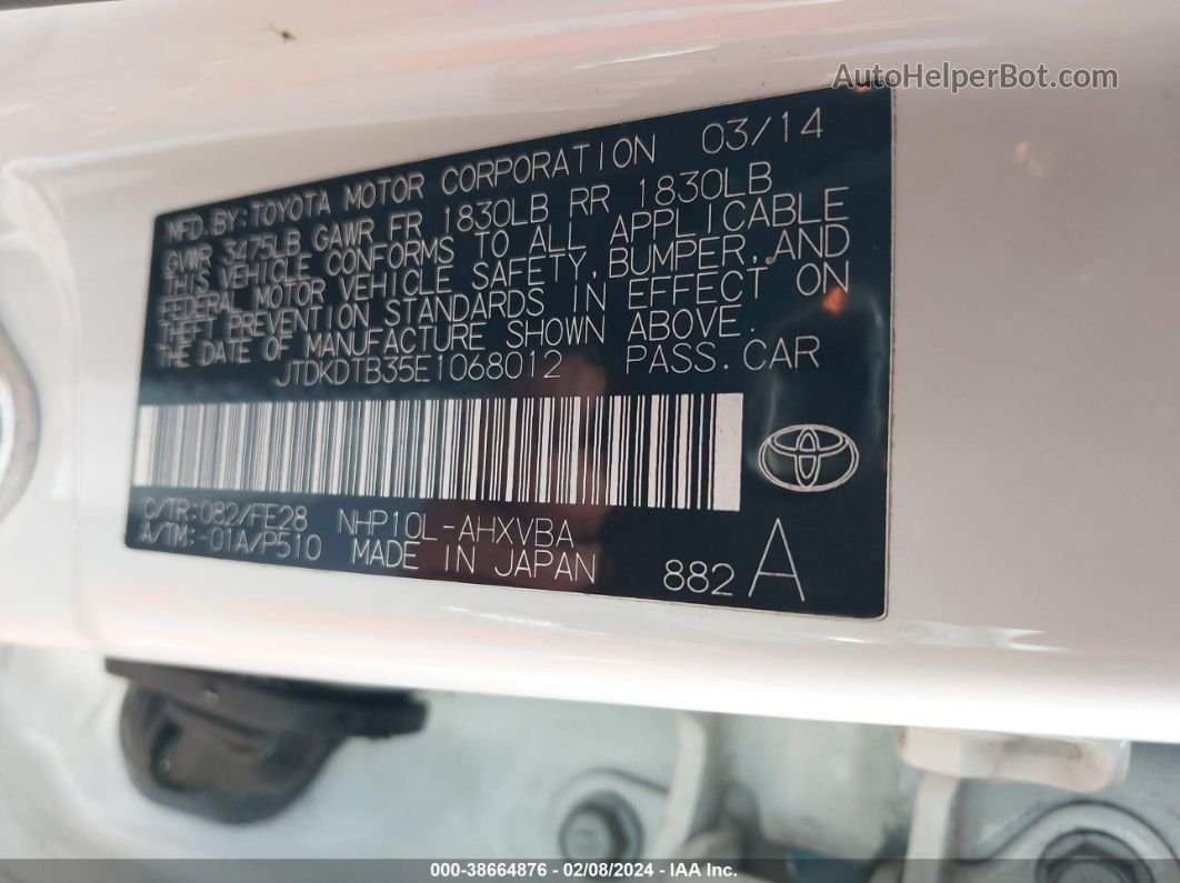 2014 Toyota Prius C One White vin: JTDKDTB35E1068012