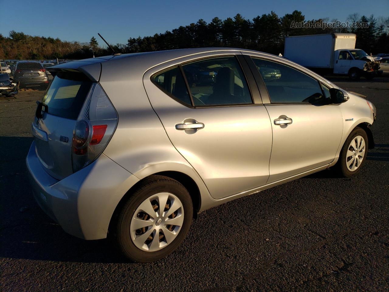 2014 Toyota Prius C  Silver vin: JTDKDTB35E1562516