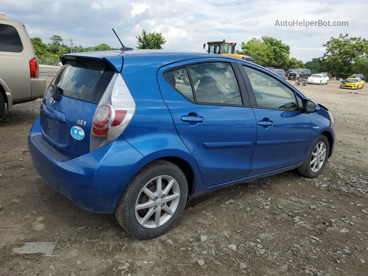 2013 Toyota Prius C  Blue vin: JTDKDTB36D1039472