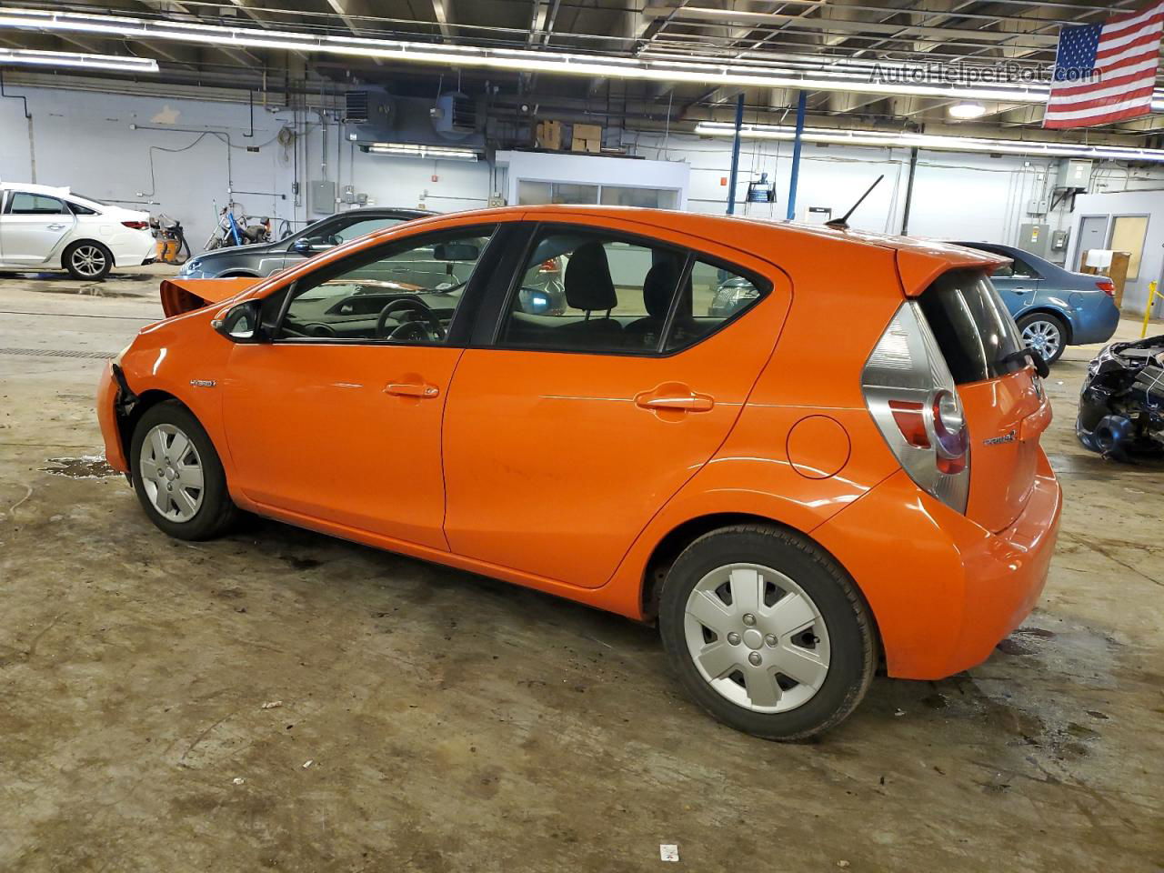 2013 Toyota Prius C  Orange vin: JTDKDTB36D1057048